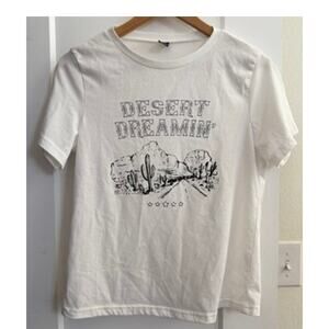 Desert Dreamin’ White Graphic Tee Women’s Size M Western Cowboy Boho Cactus
